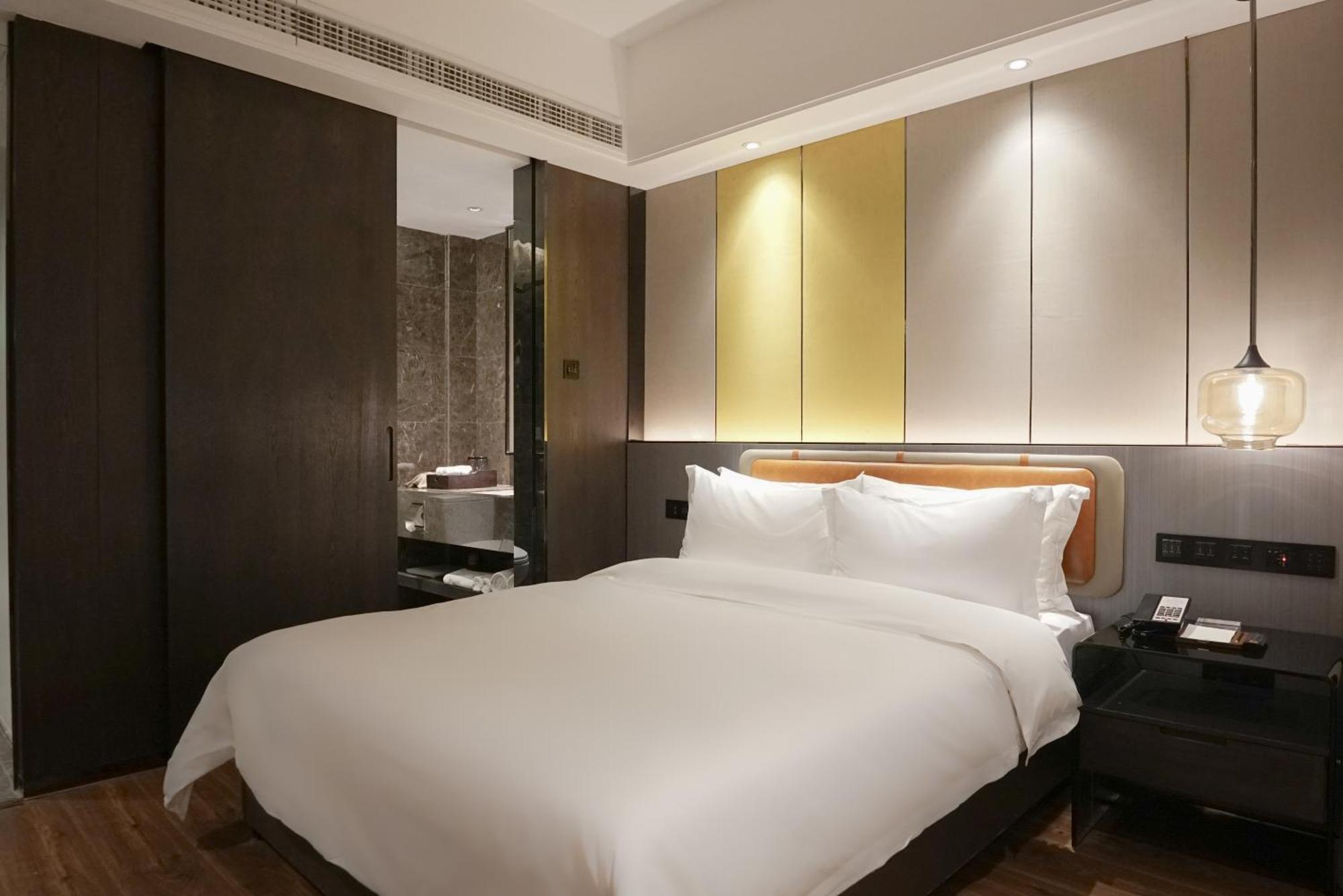 Paco Hotel Datang Metro Guangzhou Exterior photo